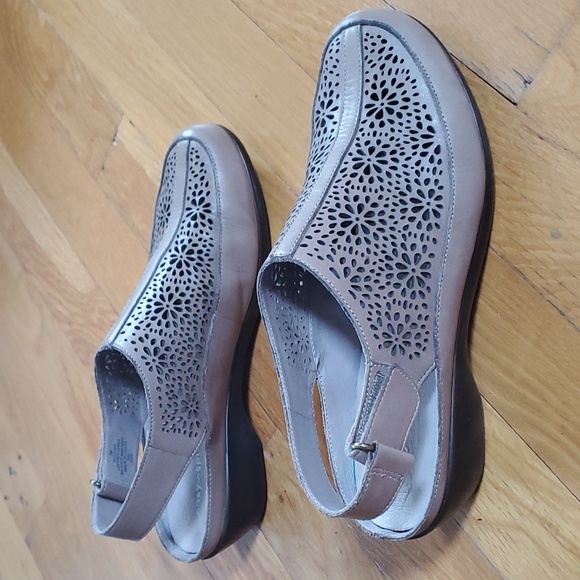 LN! Easy Spirit Slingback Shoes - Picture 6 of 8